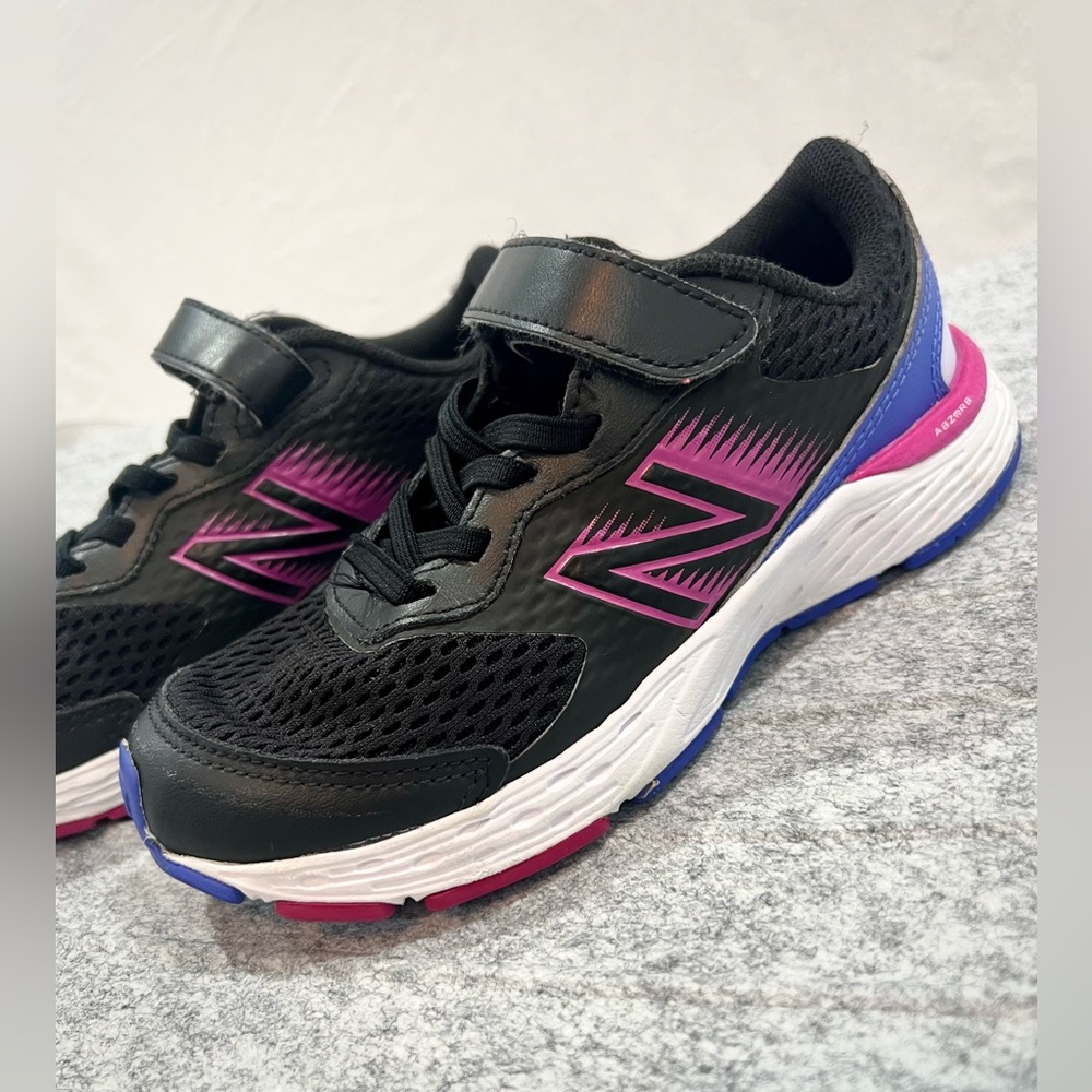 New Balance Kid's 680 V6 Lace-up Running Shoe - Size 13 little girl.